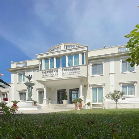 Villa Bianca A Few Steps By The Sea With Exclusive Garden & Jacuzzi Ливорно Экстерьер фото