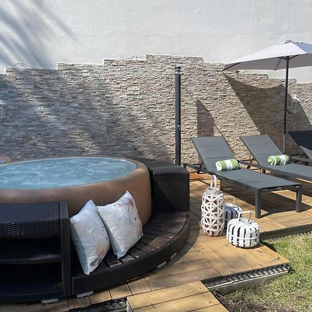 Villa Bianca A Few Steps By The Sea With Exclusive Garden & Jacuzzi Ливорно Экстерьер фото