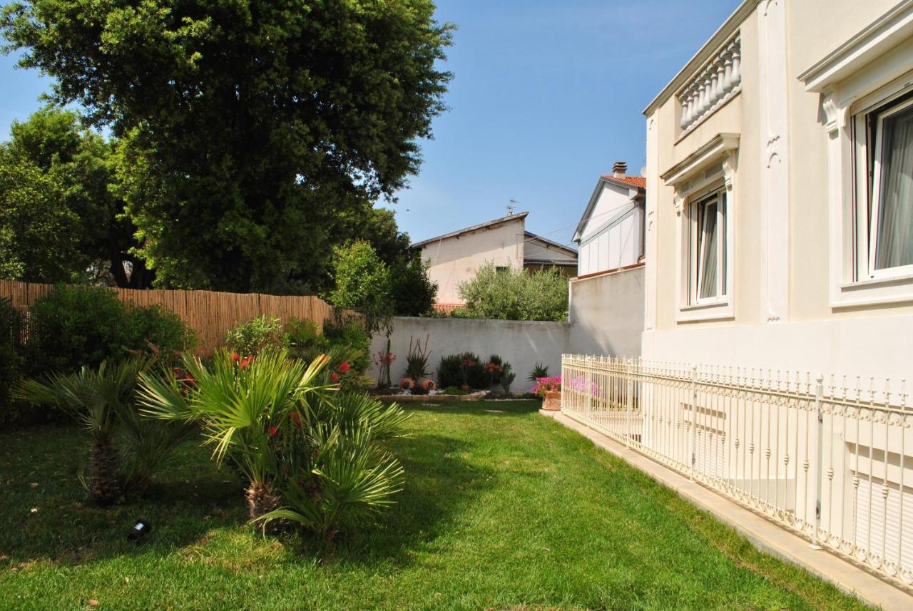 Villa Bianca A Few Steps By The Sea With Exclusive Garden & Jacuzzi Ливорно Экстерьер фото