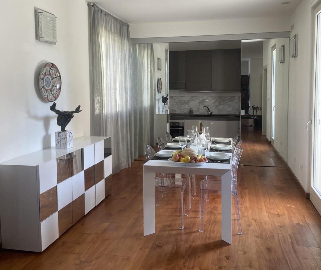 Villa Bianca A Few Steps By The Sea With Exclusive Garden & Jacuzzi Ливорно Экстерьер фото